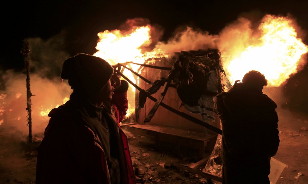 Protestas por el desalojo del campo de inmigrantes de Calais, la 'Jungla'. Calais, Francia. REUTERS/Pascal Rossignol