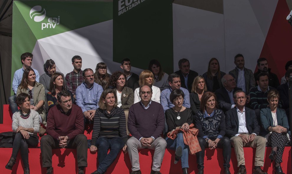 El gobierno Vasco al completo ha participado  en el Aberri Eguna, Día de la Patria vasca, con el tradicional acto político en el que han intervenido el presidente del partido, Andoni Ortuzar, y el lehendakari, Iñigo Urkullu, cuya candidatura a las próxima