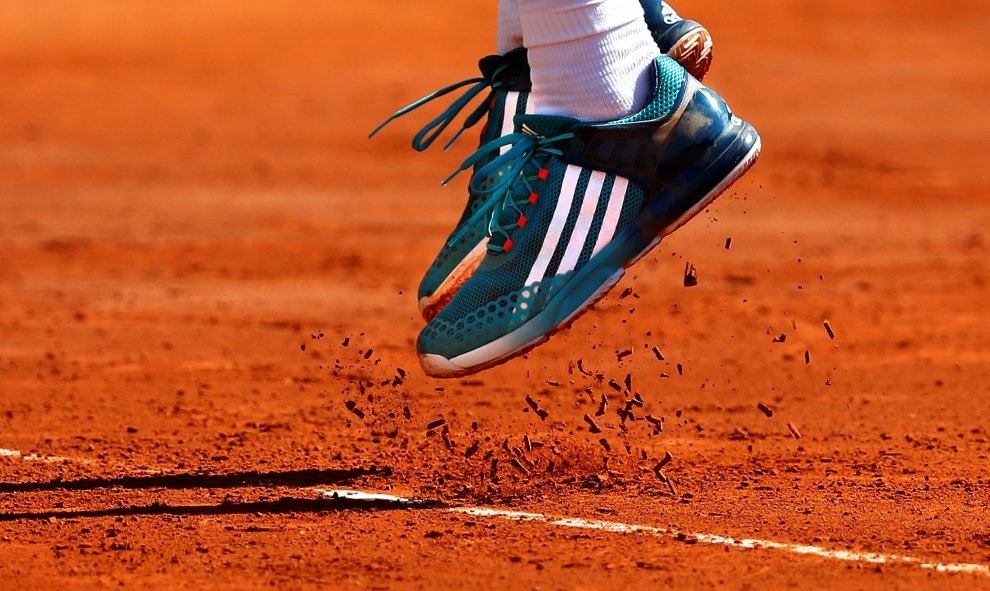 Los pies de Alexander Zverev de Alemania se ven durante su partido contra Andrey Rublev de Rusia. REUTERS / Eric Gaillard