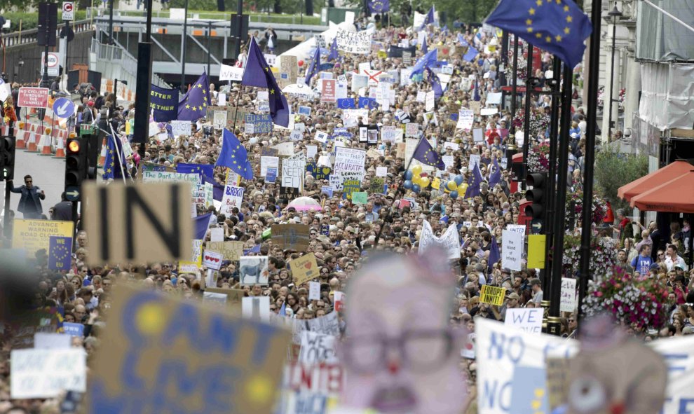 Vista de la marcha contra el Brexit.- REUTERS