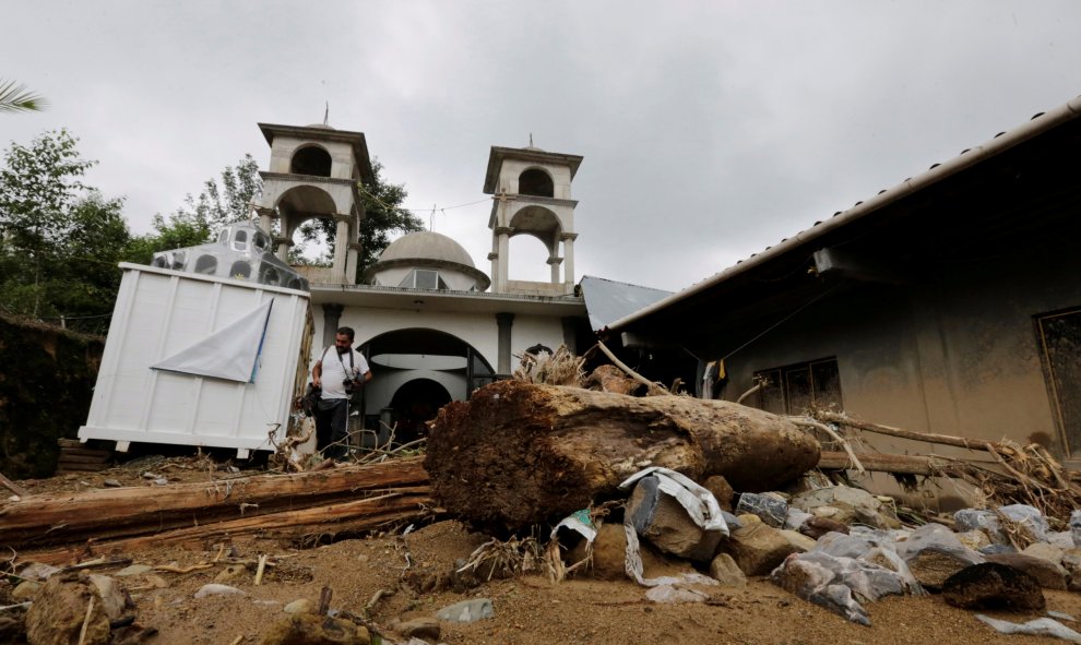 La tormeta Earl, en Mexico, ha causado grandes daños en el país. En la imagen una iglesia dañada por una avalancha de lodo en la ciudad de San Miguel/REUTERS