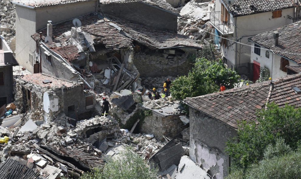 Vista general de los destrozos en Pescara del Tronto, cerca de la localidad de Arquata del Tronto, en la provincia de Ascoli Piceno, región de Marche, en el centro de Italia, tras el terremotoque ha sacudido el centro del país. EFE/Crocchioni