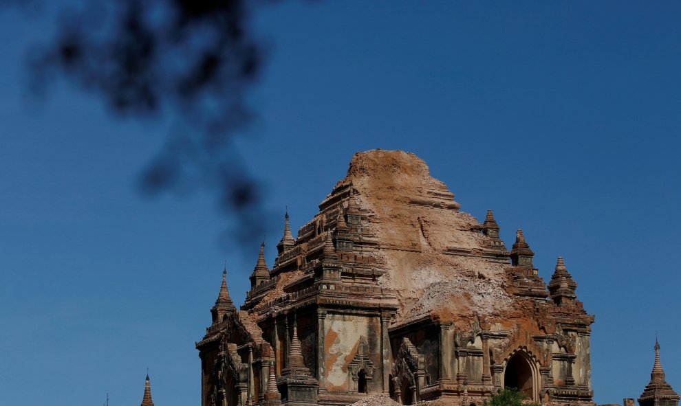 Una pagoda de Pagan dañada por el terremoto de 6,8 grados que afectó a Birmania. REUTERS/Soe Zeya Tun