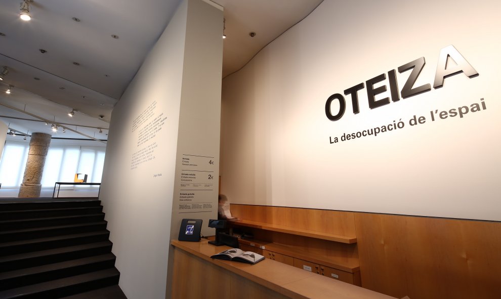 La Fundación Catalunya-La Pedrera ha presentado hoy la exposición "Oteiza. La desocupación del espacio", muestra que efectúa un recorrido por todas las etapas del trabajo del artista vasco, uno de los referentes de la escultura de la segunda mitad del si