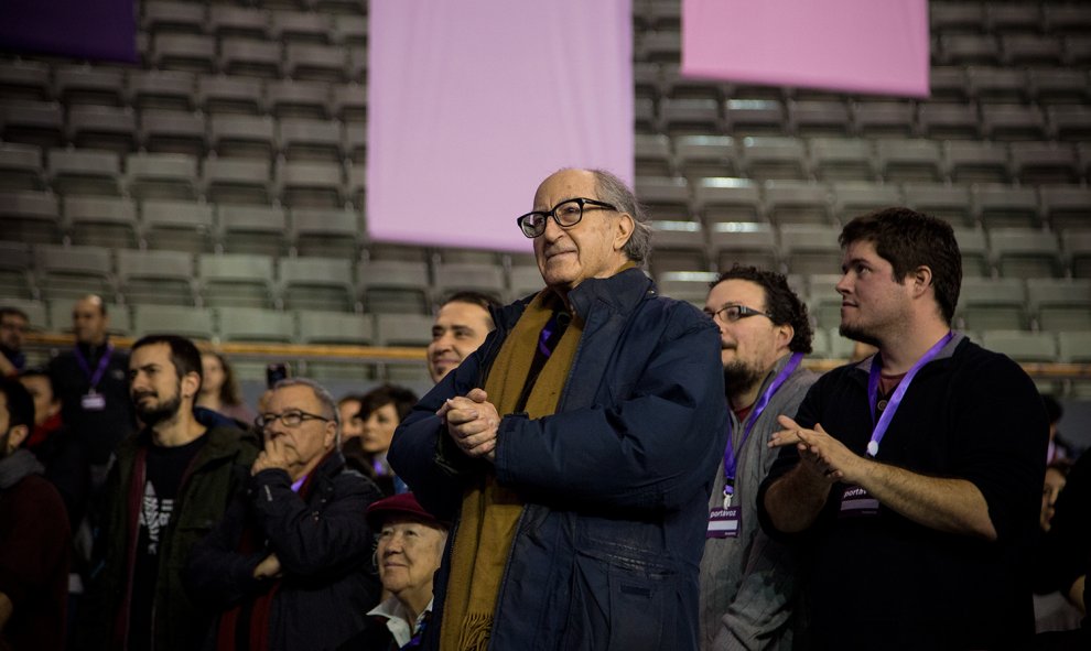 El profesor Vincenç Navarro, miembro del equipo de Pablo Iglesias, este domingo / JAIRO VARGAS