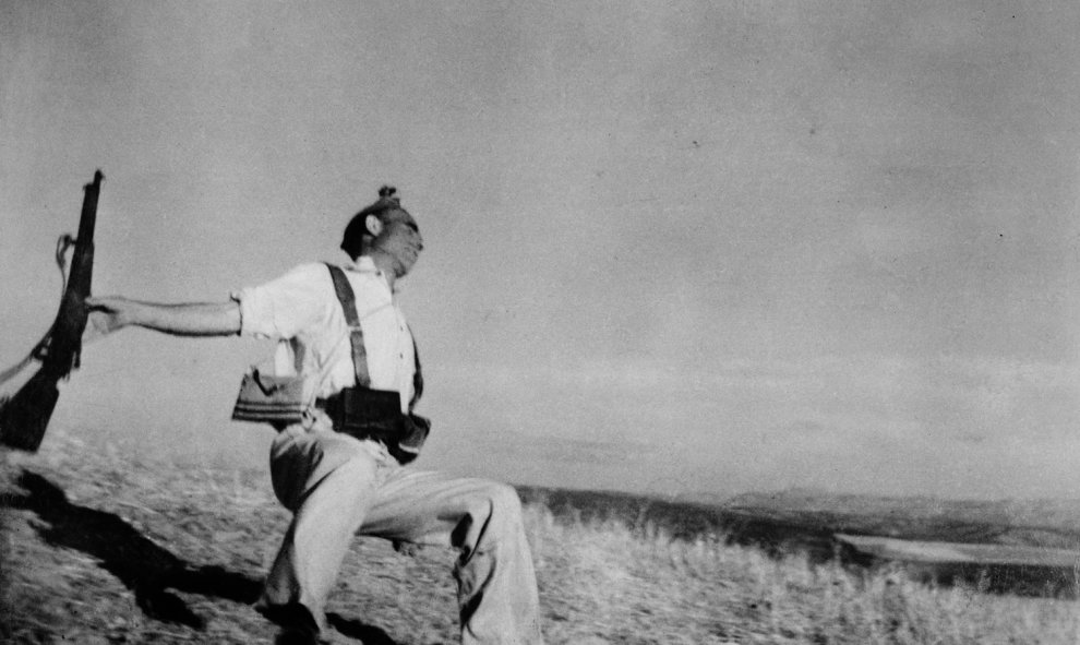 Muerte de un miliciano, 1936.- Robert Capa / International Center of Photography Magnum