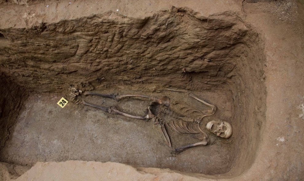 Exhumación de Timoteo Medieta en el cementerio de Guadalajara por orden de la Justicia de Argentina.Óscar Rodríguez, miembro de la ARMH