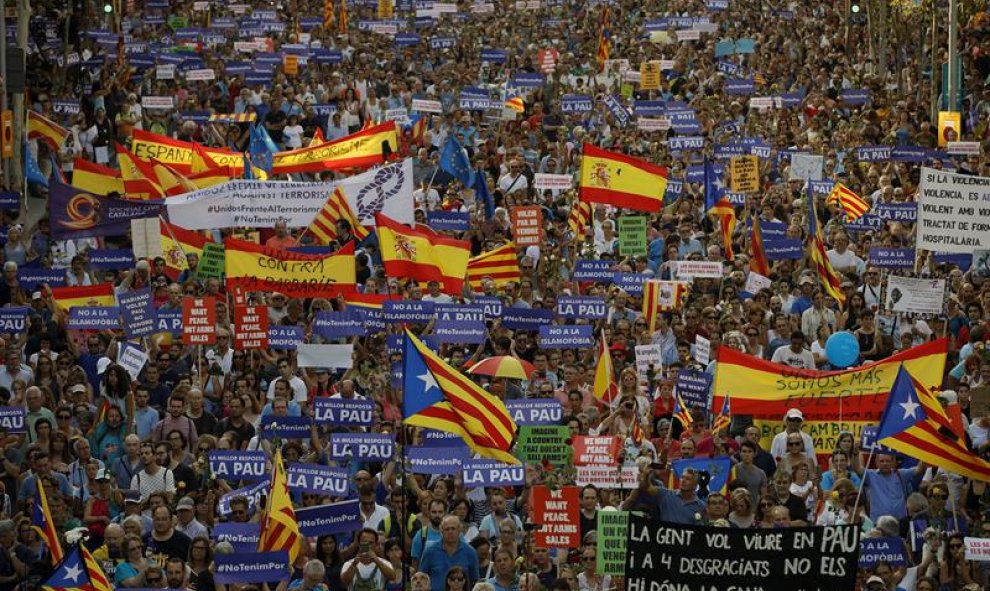 Manifestación contra los atentados yihadistas en Catalunya. EFE/Alberto Estévez