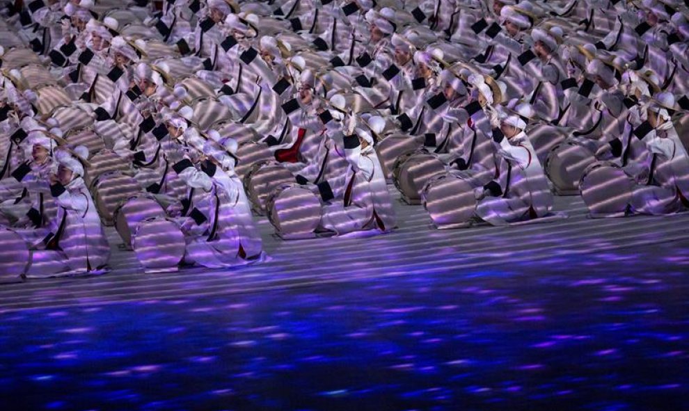 Ceremonia de inauguración de los Juegos Olímpicos de Invierno 2018, en el estadio de Pyeongchang. / EFE