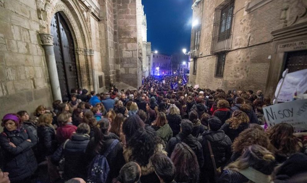 Manifestación feminista en Toledo. / ISMAEL HERRERO (EFE)