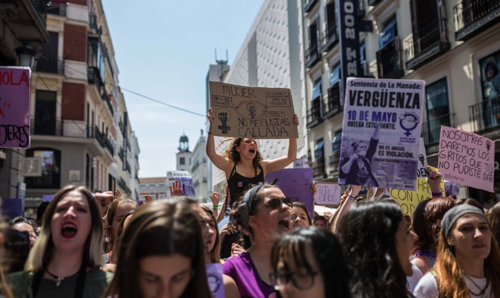Miles de estudiantes se manifiestan en Madrid contra la sentencia condenatoria a 'La Manada' y contra la "justicia patriarcal".- JAIRO VARGAS