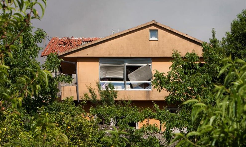 Varias casas han sufrido daños debido a una explosión ocurrida esta tarde en el municipio pontevedrés/EFE