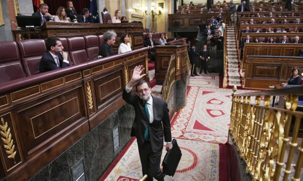 Mariano Rajoy abandona el Congreso tras la sesión matutina del debate de la moción  DANI GAGO