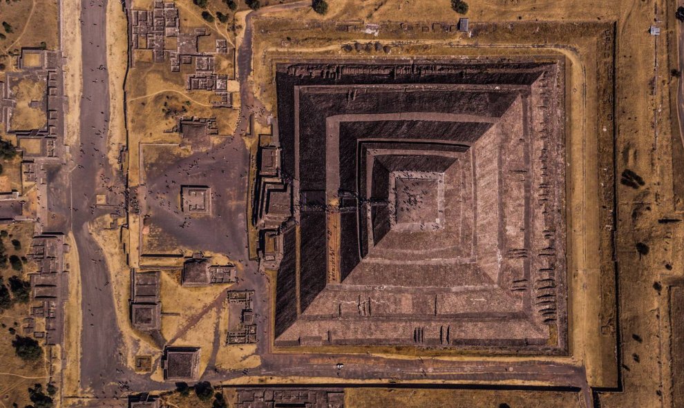 'Geometría del sol', Teotihuacan (México). Segundo premio (Ciudades) del concurso Travel Photographer of the year 2018. ENRICO PESCANTINI/NATIONAL GEOGRAPHIC