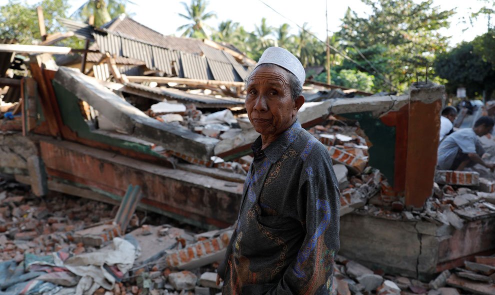 La ciudad más afectada por los daños materiales ha sido la localidad más grande de la isla, Mataram. / Reuters