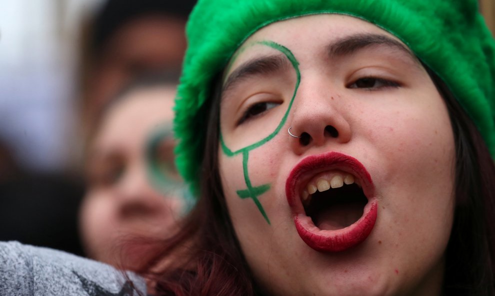 El pañuelo verde por el derecho al aborto tiñen las calles de Argentina. /REUTERS - Marcos Brindicci