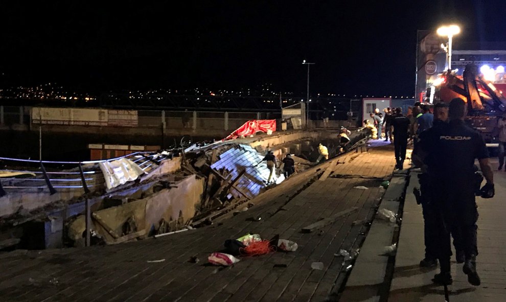 El desplome de una pasarela de madera durante una de las actuaciones del festival de 'O Marisquiño' de Vigo ha causado un total de 266 personas heridas. / EFE