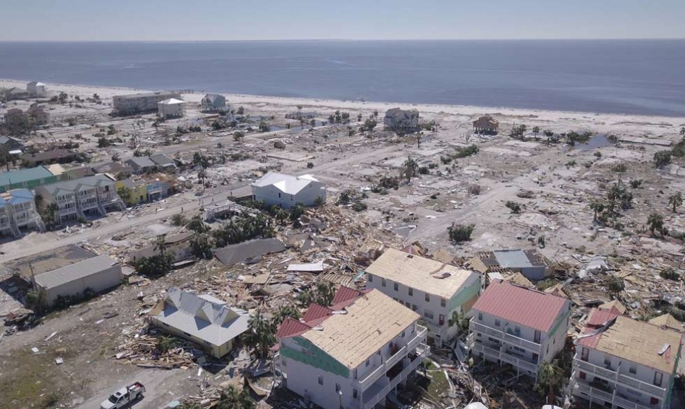 La foto aérea muestra las casas destruidas después del huracán Michael que se estrelló contra la costa noroeste de Florida en Mexico Beach, Florida, EE. UU., 11 de octubre de 2018. Fotografía tomada el 11 de octubre de 2018. Chris O'Meara / Pool a través