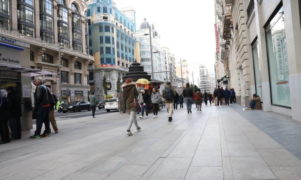 Nuevas aceras ampliadas de la Gran Vía de Madrid.- AYUNTAMIENTO DE MADRID