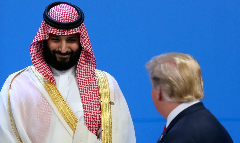 El presidente de Estados Unidos, Donald Trump, y el príncipe heredero de Arabia Saudita, Mohammed bin Salman que se encuentra en el foco por el asesinato de periodista saudí Jamal Khashoggi. / REUTERS - MARCOS BRINDICCI
