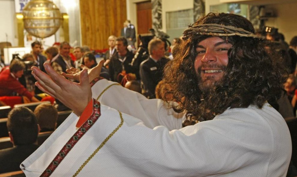 El Jesucristo del salón del sorteo.