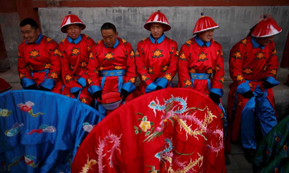 Ensayo para la ceremonia de la dinastía Qing en el Templo de la Tierra en Ditan Park en Beijing | Reuters/Thomas Peter