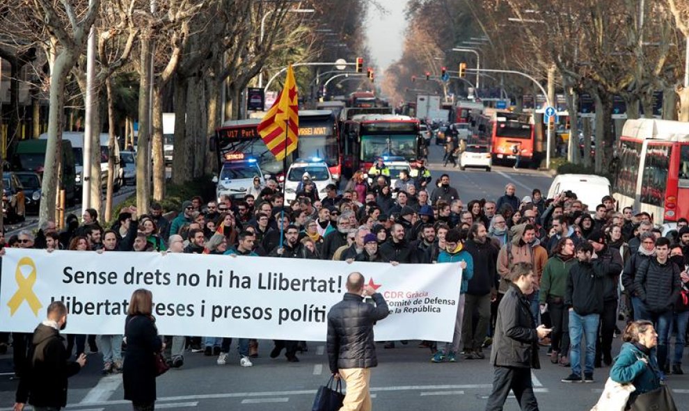 Este jueves se celebra en toda Catalunya una huelga general convocada por el sindicato independentista Intersindical-CSC para protestar por el juicio del 'procés'. EFE/MARTA PÉREZ