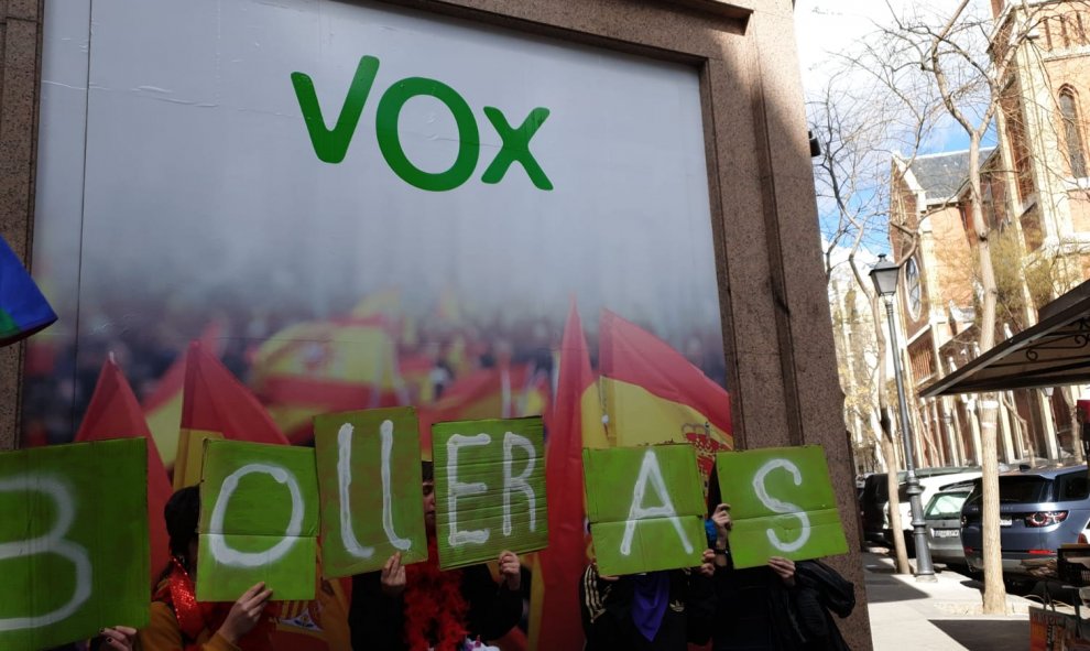 Protesta ante la sede de Vox en Madrid.- FERMÍN GRODIRA