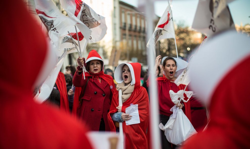 El colectivo de actrices protesta por la igualdad en la profesión durante la manifestación del 8M en Madrid.-JAIRO VARGAS