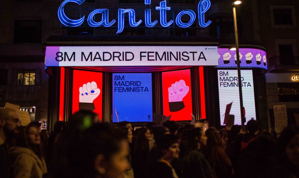 La manifestación del Día de la Mujer, a su paso por Gran Vía, en Madrid.- JAIRO VARGAS
