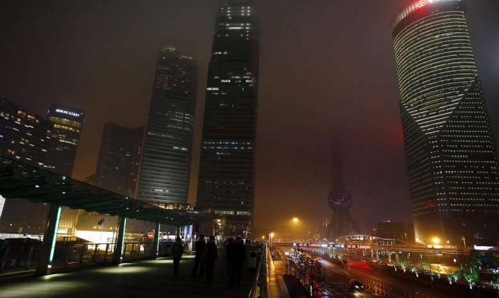 Distrito financial de Pudong, Shanghai en 2014 durante la Hora del Planeta./Reuters