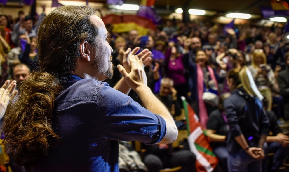 14/04/2019.- El candidato de Unidas Podemos a la Presidencia del Gobierno, Pablo Iglesias, interviene en un acto político celebrado en Eibar (Gipuzkoa). / EFE - MIGUEL TOÑA
