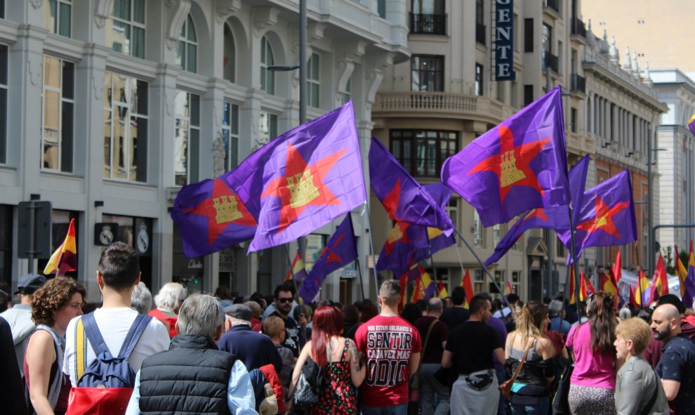 Imagen de la manifestación conmemorativa de la II República. 14/04/2019. PAOLA ARAGÓN