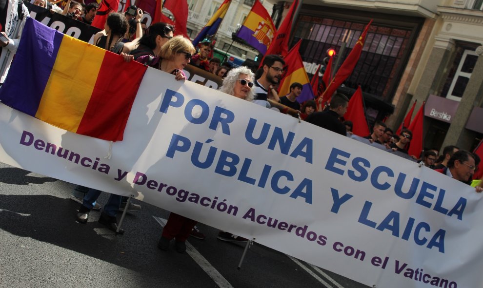 Imagen de la manifestación conmemorativa de la II República. 14/04/2019. PAOLA ARAGÓN