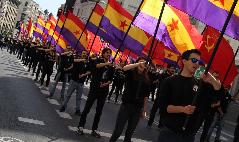 Imagen de la manifestación conmemorativa de la II República. 14/04/2019. PAOLA ARAGÓN