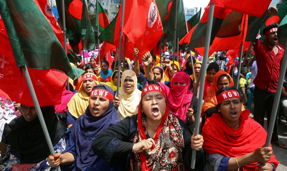 Manifestación del Primero de Mayo en Dhaka (Bangladesh). / MOHAMMAD PONIR (REUTERS)