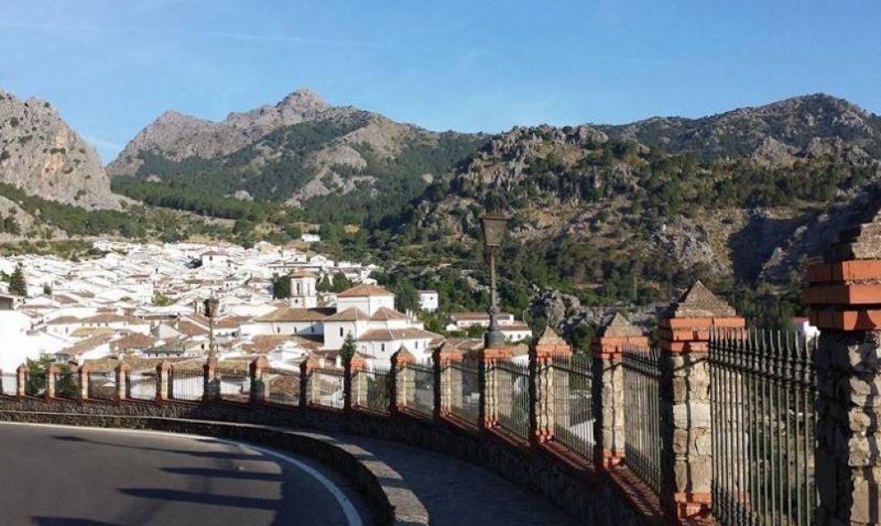 Grazalema, el corazón de la Sierra que lleva su mismo nombre y un pintoresco pueblo de casas blancas