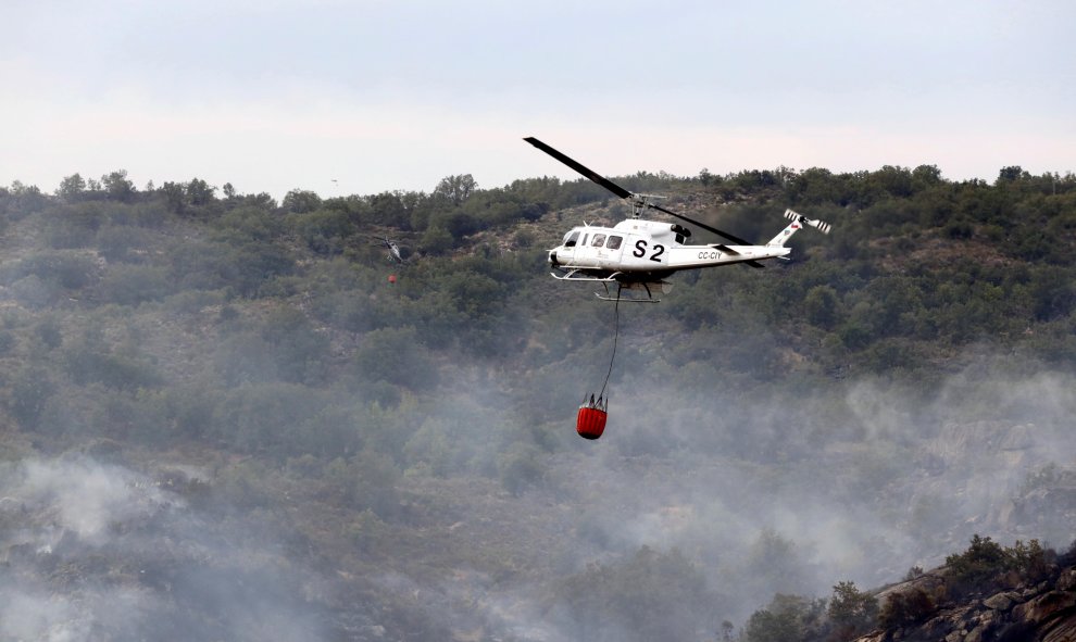 12082019.- Vista desde la Cruz de Tejeda en la mañana de este lunes en la zona arrasada por el incendio que afecta a los municipios de Tejeda, Artenara y Gáldar en Gran Canaria. EFE Elvira Urquijo A.