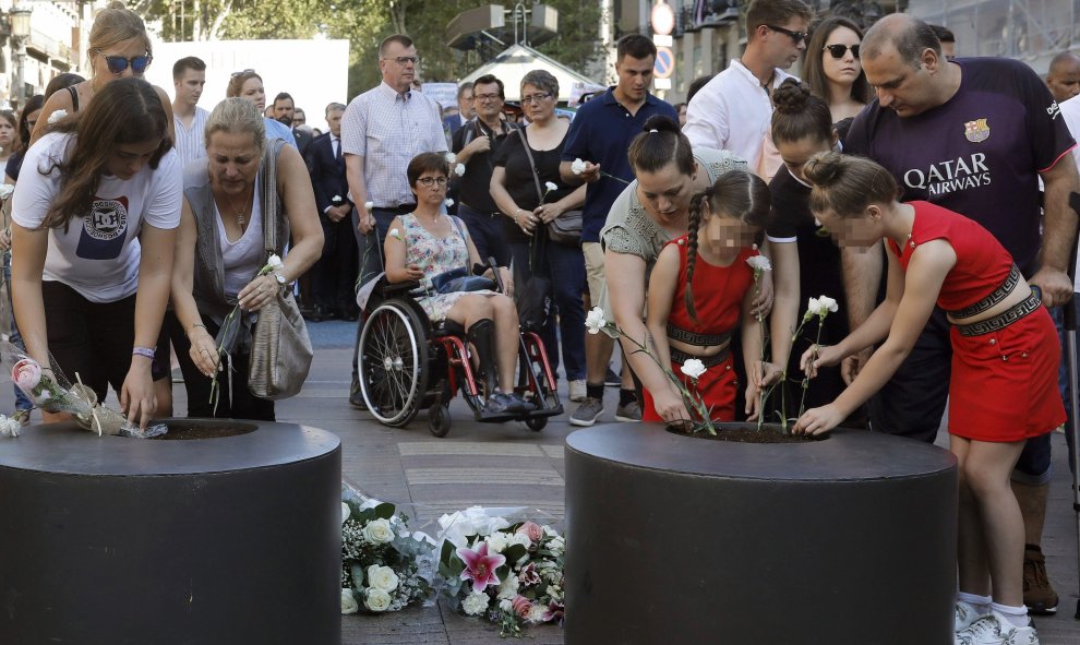 Afectados del atentado terrorista del 17A, durante el acto institucional celebrado este sábado en conmemoración del segundo aniversario del atentado en las Ramblas de Barcelona | EFE