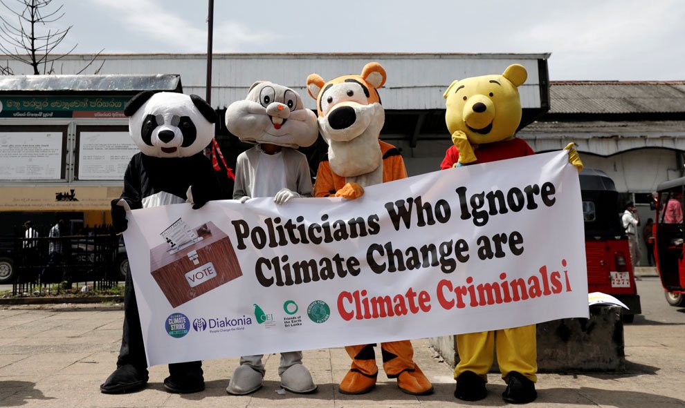 20-09-2019.- Protestas ecologistas en Colombo, Sri Lanka. REUTERS/Dinuka Liyanawatte