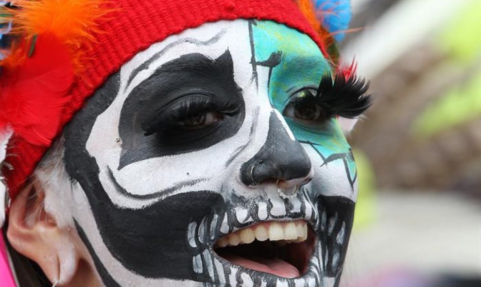 El desfile se celebra en el céntrico Paseo de la Reforma en el marco de las celebraciones nacionales de estos días con motivo del Día de Muertos EFE/ Mario Guzmán