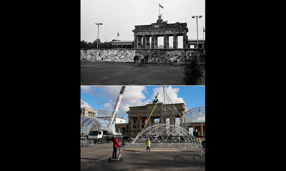 Turistas posando frente al Muro de Berlín en la Puerta de Brandenburgo en Berlín, Alemania, en junio de 1989, y (abajo) la Puerta en 2019. Este 9 de noviembre, Alemania celebrará el 30 aniversario de la caída del Muro de Berlín (Berliner Mauer). REUTERS /