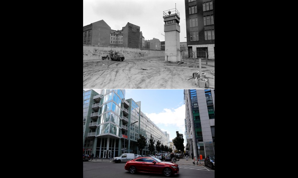 Los soldados fronterizos de Alemania Oriental (arriba) parados en la frontera de Zimmerstrasse / Charlottenstrasse en el Muro de Berlín cerca del puesto de control Charlie el 10 de marzo de 1990, y (abajo) el mismo lugar en Berlín en 2019. Este 9 de novie