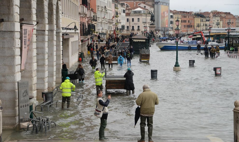 13/11/ 2019.- Una vista de las inundaciones causadas por el mal tiempo en Venecia, norte de Italia, el 13 de noviembre de 2019. EFE / ANDREA MEROLA