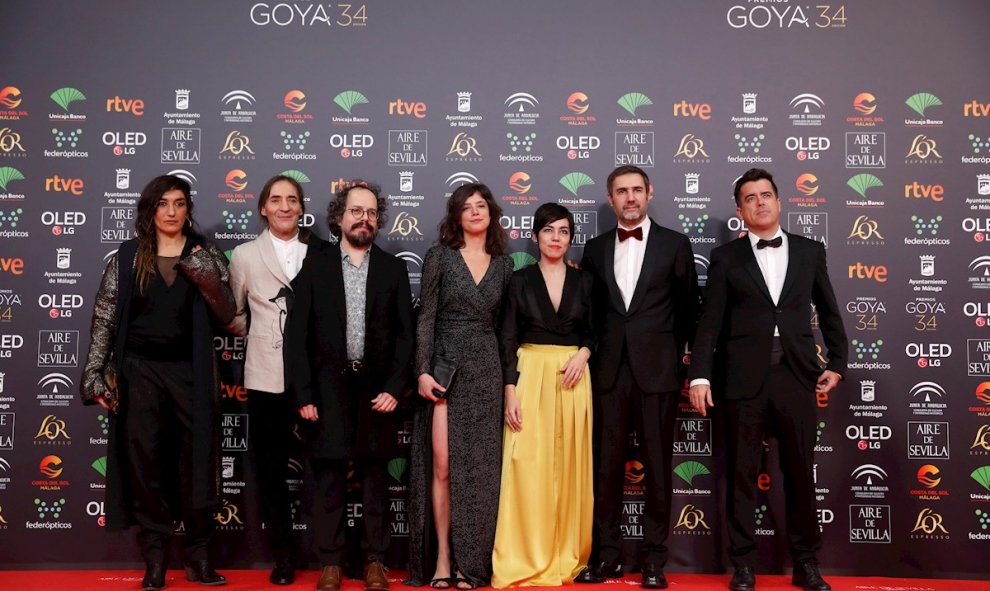 25/01/2020.- El equipo de la película "O que arde" a su llegada a la entrega de los Premios Goya 2020 que se celebra esta noche en el Palacio de los Deportes José María Martín Carpena, en Málaga. EFE/Jorge Zapata.