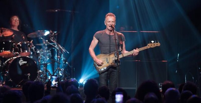 Sting durante su concierto este pasado sábado en la sala Bataclan de París. /EFE