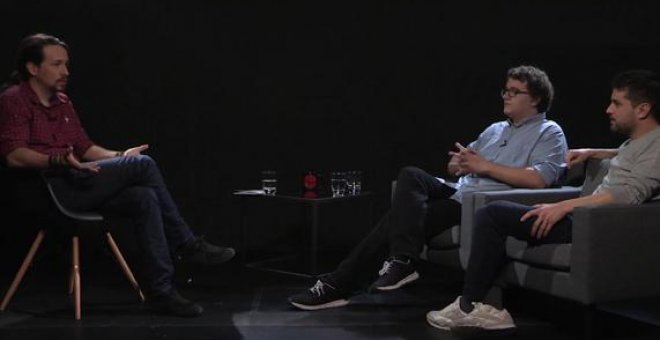 Facu Díaz y Miguel Maldonado, entrevistados por Pablo Iglesias para 'Otra Vuelta de Tuerka'.