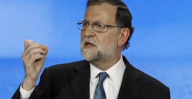 El presidente del Gobierno y del PP, Mariano Rajoy, durante su intervención en la segunda jornada del XVIII Congreso nacional del partido que se celebra hasta mañana en la Caja Mágica de Madrid. EFE/JuanJo Martín