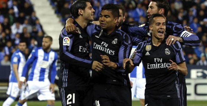 Los jugadores del Real Madrid celebran el cuarto gol del equipo madridista ante el Leganés. - EFE