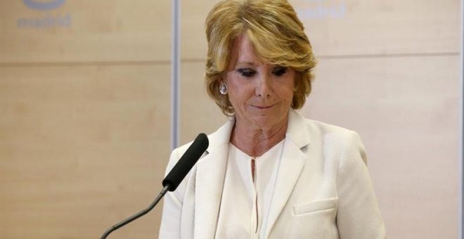 Esperanza Aguirre, durante la comparecencia en la que anuncia su dimisión por la Operación Lezo. EFE/Kiko Huesca